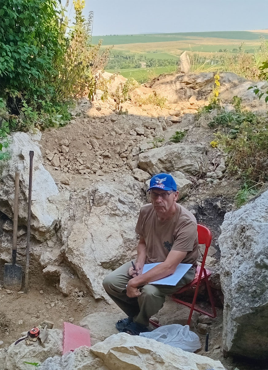 Раскопки грота Брынзень. 2025 г.